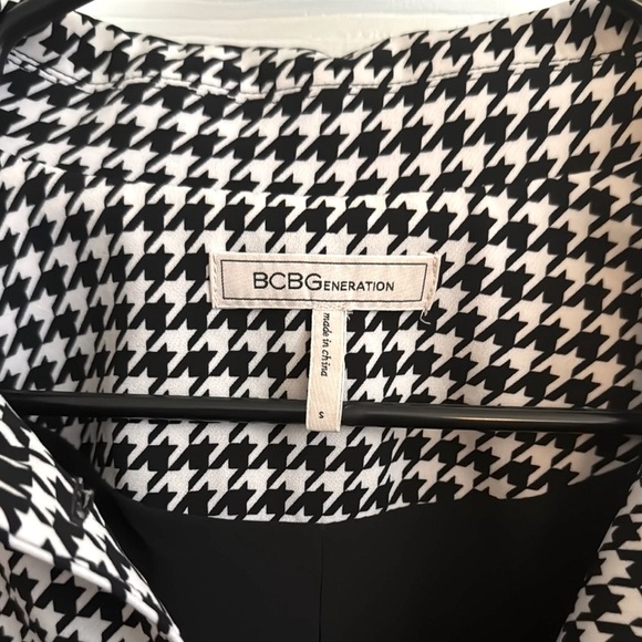 BCBGeneration Houndstooth Shacket - Picture 4 of 8